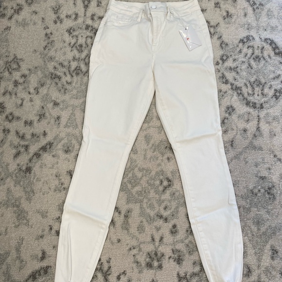 Good American Jeans - Picture 2 of 3